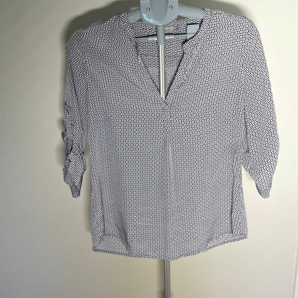 Dalia Womens Navy Blue White Geometric Print Roll‎ Tab Sleeve Blouse Size M